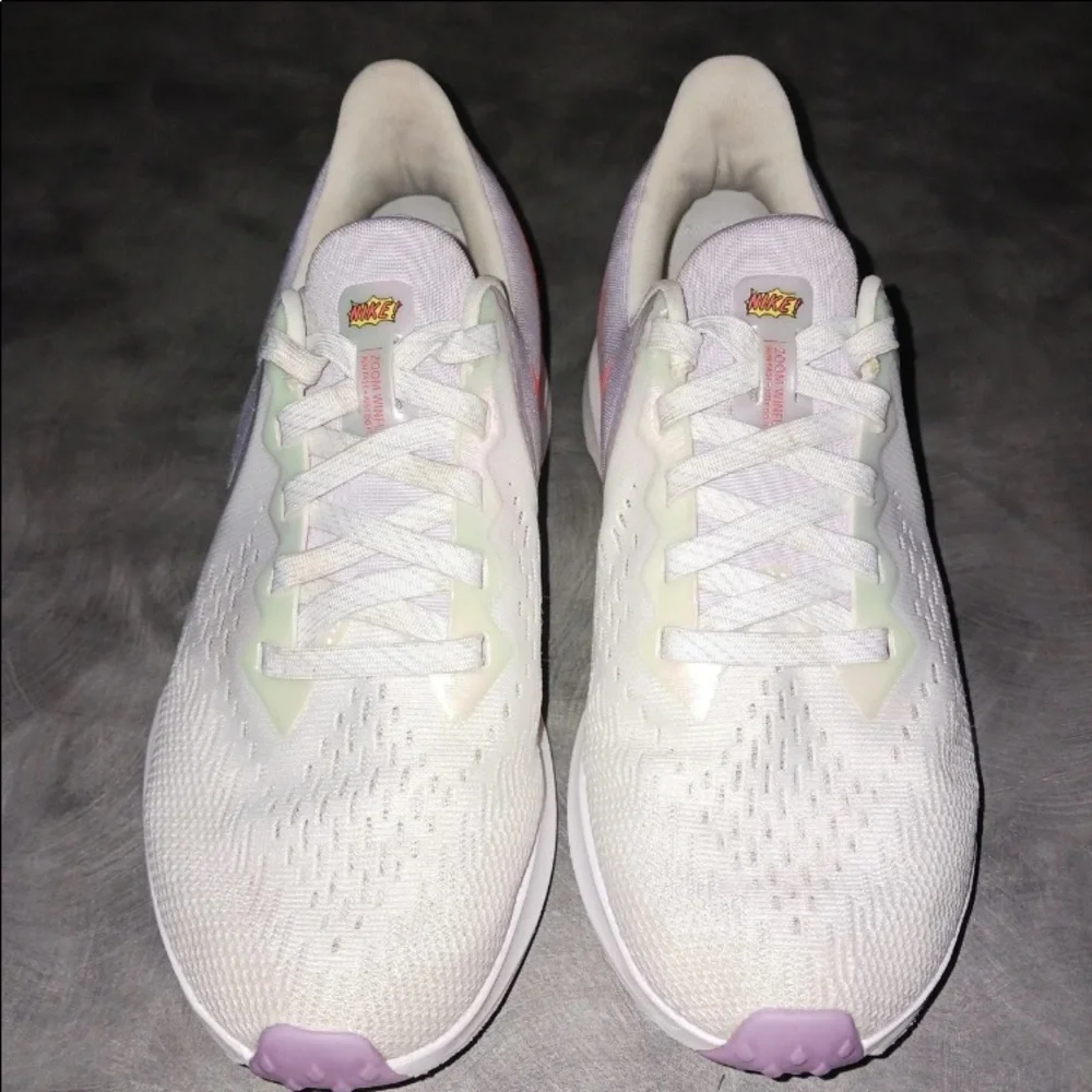 Nikes - Picture 4 of 5